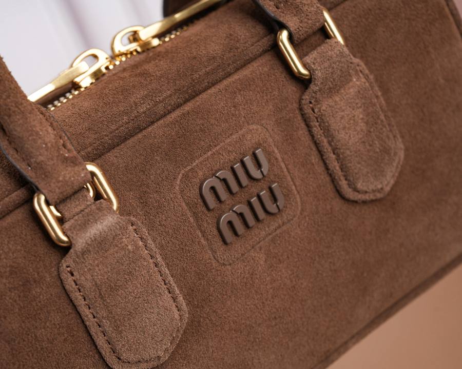 Miu Miu Arcadie Regular 5BB142 81A6 22 x 10.5 x 7.5