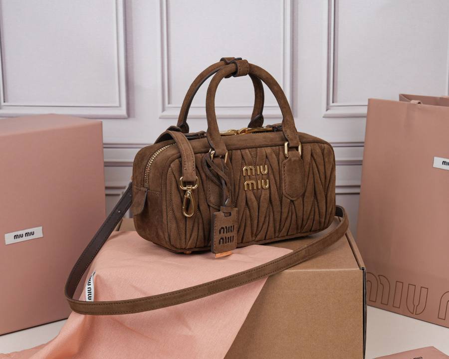 Miu Miu Arcadie Regular 5BB142 C9A8 22 x 10.5 x 7.5