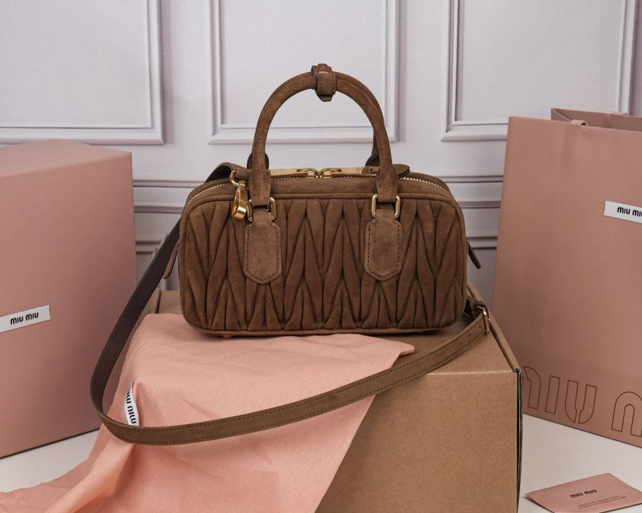 Miu Miu Arcadie Regular 5BB142 C9A8 22 x 10.5 x 7.5