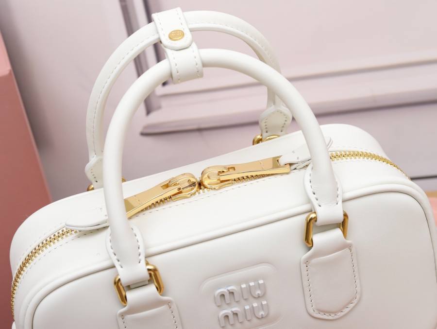 Miu Miu Arcadie Regular 5BB142 D5DB 22 x 10.5 x 7.5