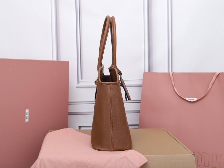 Miu Miu Aventure Nappa Medium Tote 5BG291 8F59 40 x 30 x 13