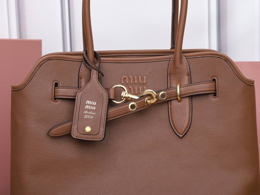 Miu Miu Aventure Nappa Medium Tote 5BG291 8F59 40 x 30 x 13