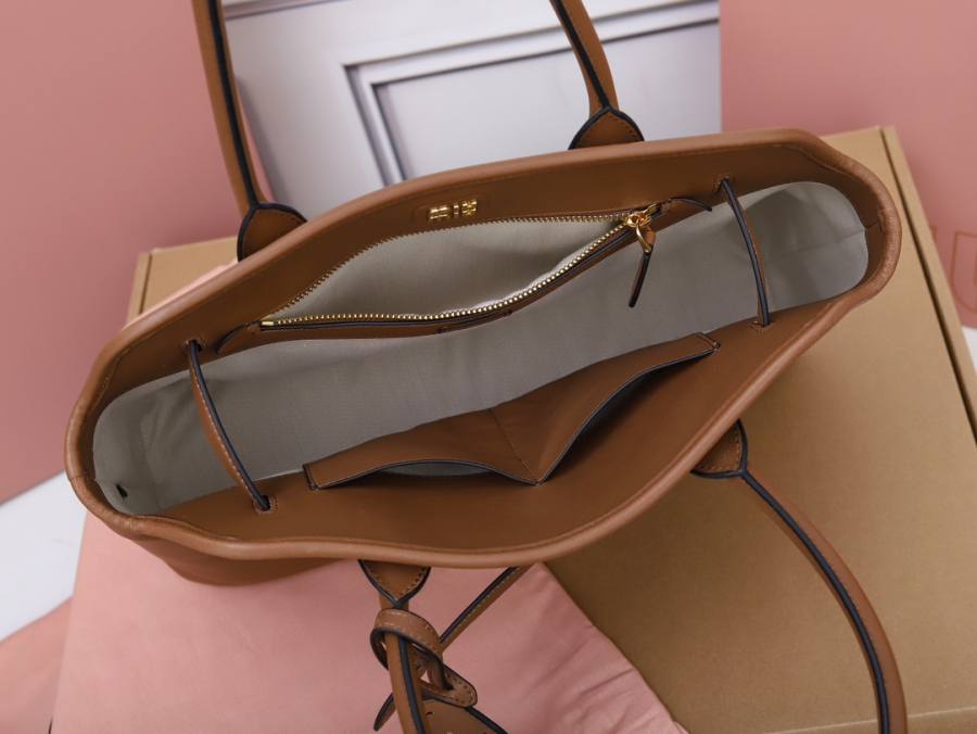 Miu Miu Aventure Nappa Medium Tote 5BG291 8F59 40 x 30 x 13