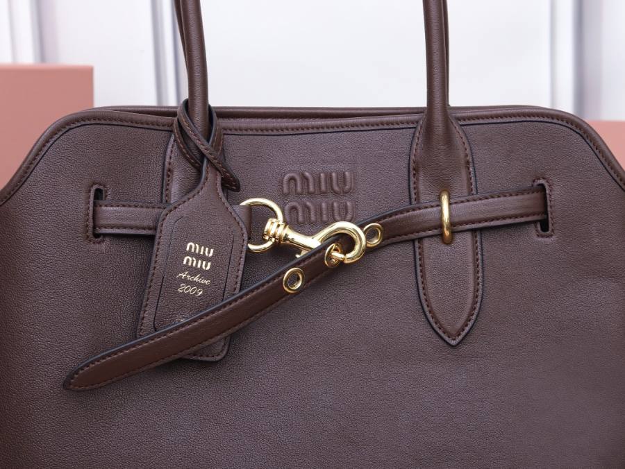 Miu Miu Aventure Nappa Medium Tote 5BG291 F486 40 x 30 x 13