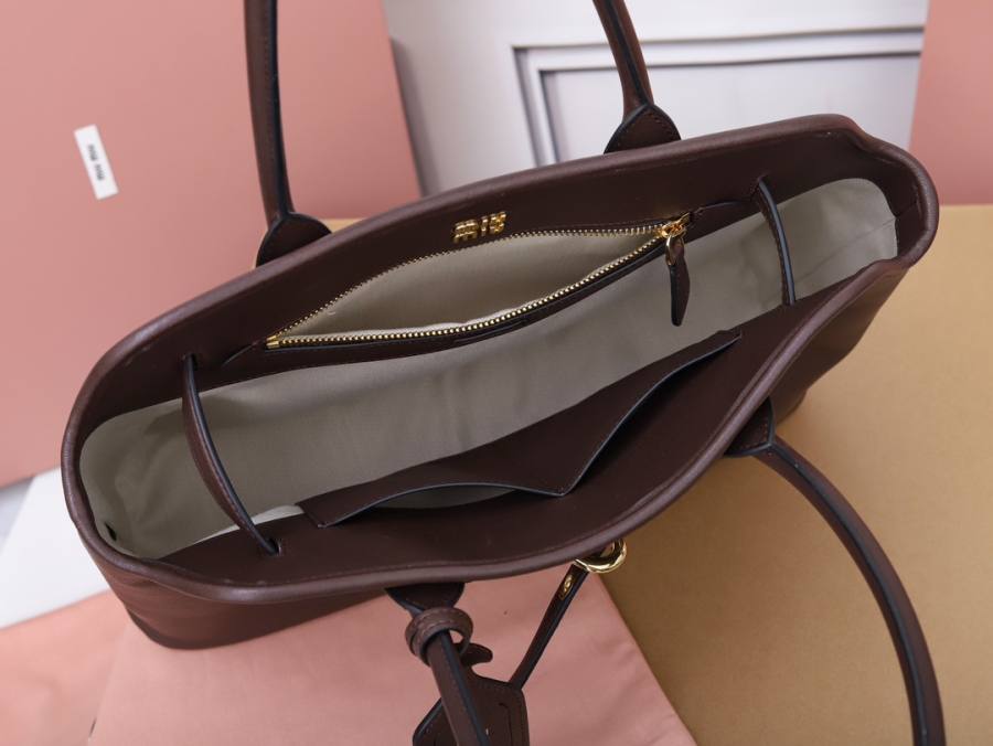 Miu Miu Aventure Nappa Medium Tote 5BG291 F486 40 x 30 x 13