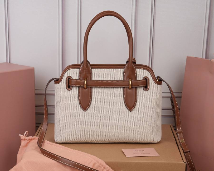 Miu Miu Aventure Nappa Small 5BA292 4C06 28 x 16 x 8