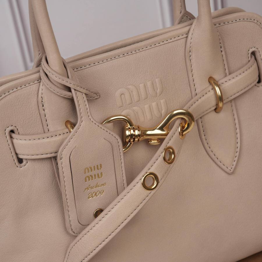 Miu Miu Aventure Nappa Small 5BA292 8D7B 28 x 16 x 8