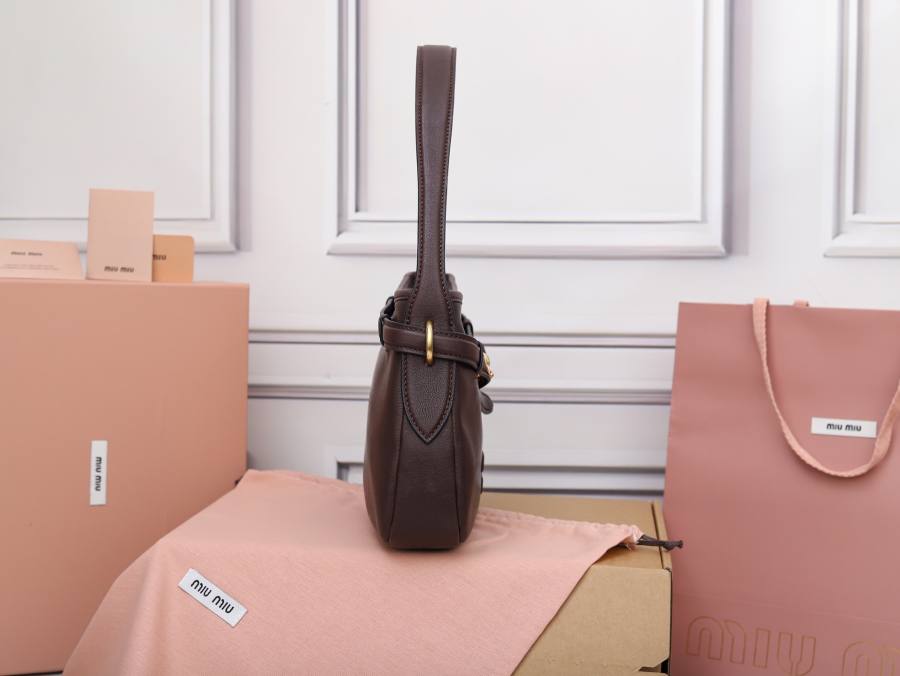 Miu Miu Aventure Underarm Bag 5BC182 84B6 33 x 18 x 5