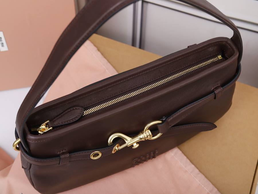 Miu Miu Aventure Underarm Bag 5BC182 84B6 33 x 18 x 5
