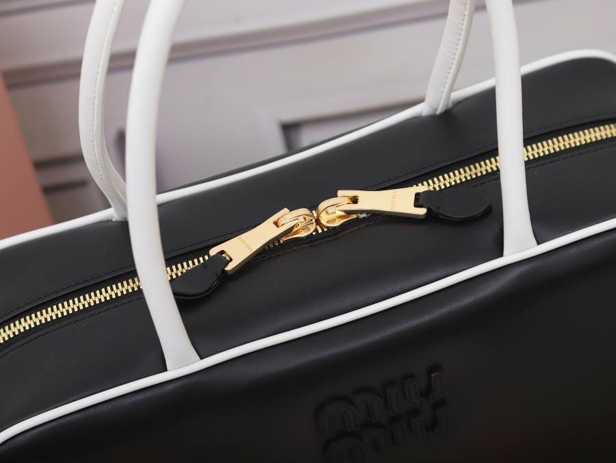 Miu Miu Beau Bag 5BB117 2284 34 x 22 x 12