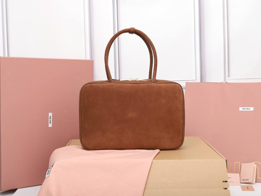 Miu Miu Beau Bag 5BB117 81BD 34 x 22 x 12