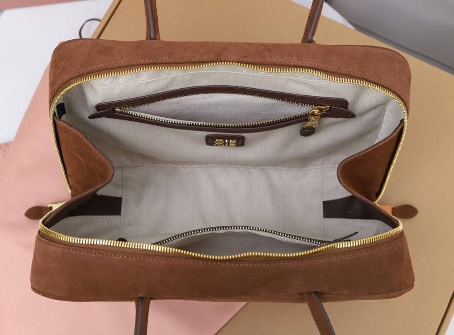 Miu Miu Beau Bag 5BB117 81BD 34 x 22 x 12