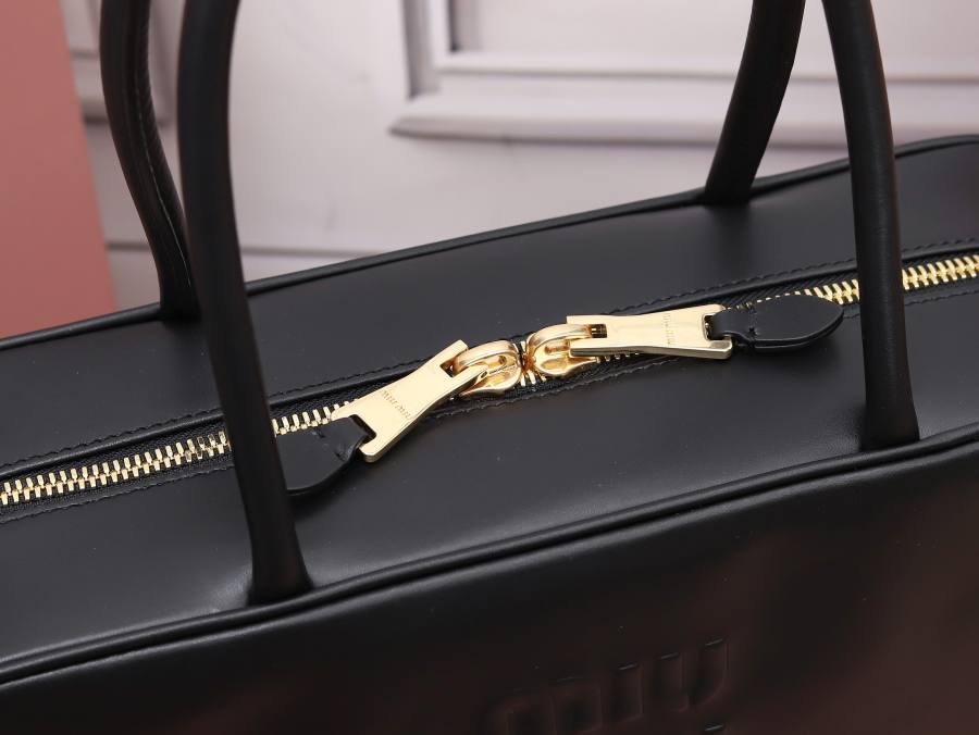 Miu Miu Beau Bag 5BB117 F056 34 x 22 x 12
