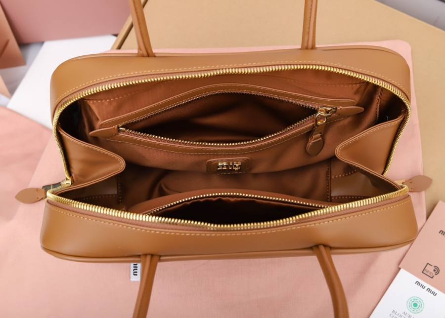 Miu Miu Beau Medium Top Handle 5BB172 8CD6 30 x 17 x 8.5