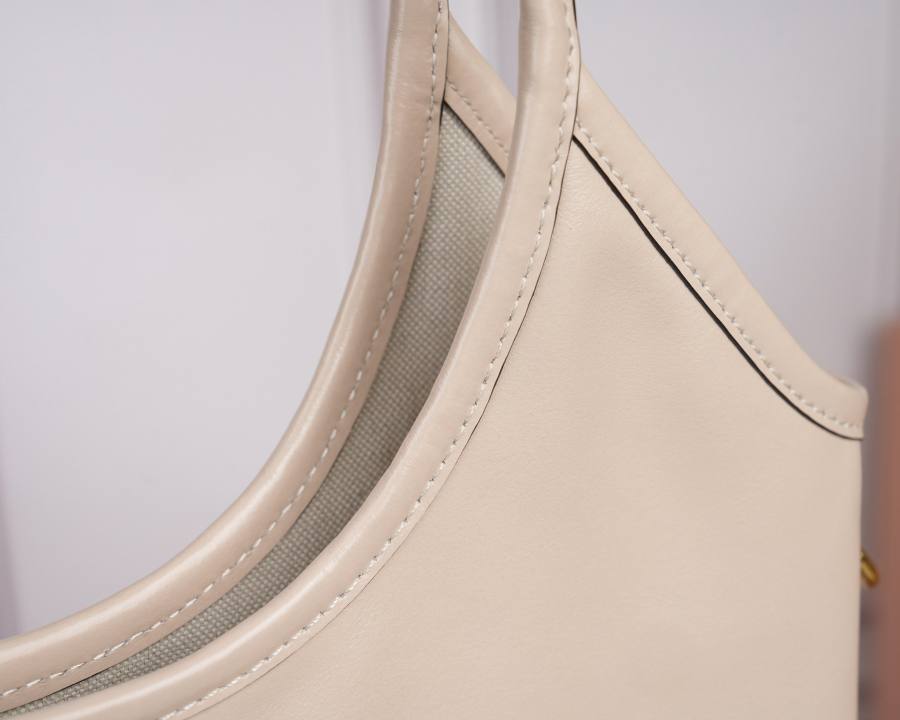 Miu Miu Ivy Leather Tote 5BG311 CD12 40 x 35 x 12