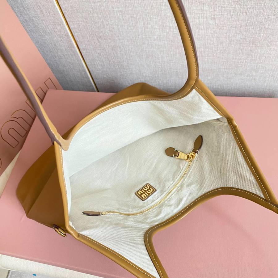 Miu Miu Ivy Tote Hobo Tote 5BG231 1550 40 x 35 x 12