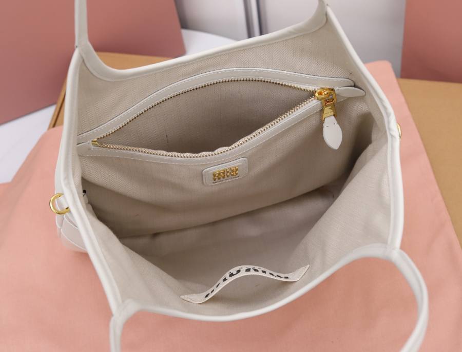 Miu Miu Ivy Tote Hobo Tote 5BG231 3090 40 x 35 x 12