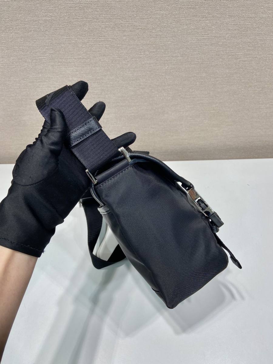 RP 2620000 Prada Re-Nylon Nylon Small 2VD066 E0B8