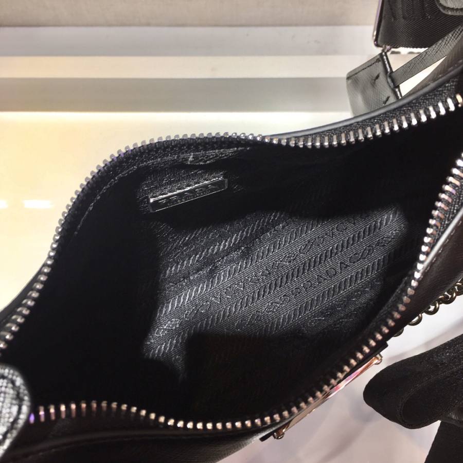 RP 2674000 Prada Re-Edition 2005 22x18x6 1BH204 01E0