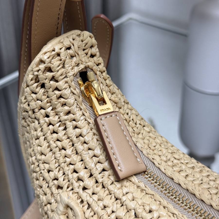 RP 3511000 Prada Aimee Medium 1BC194 A1FD