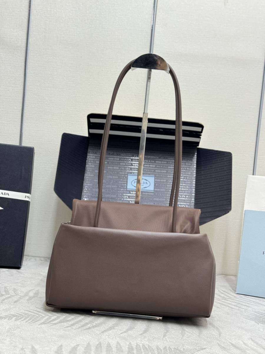 RP 3646000 Prada Bonnie 1BA495 8020