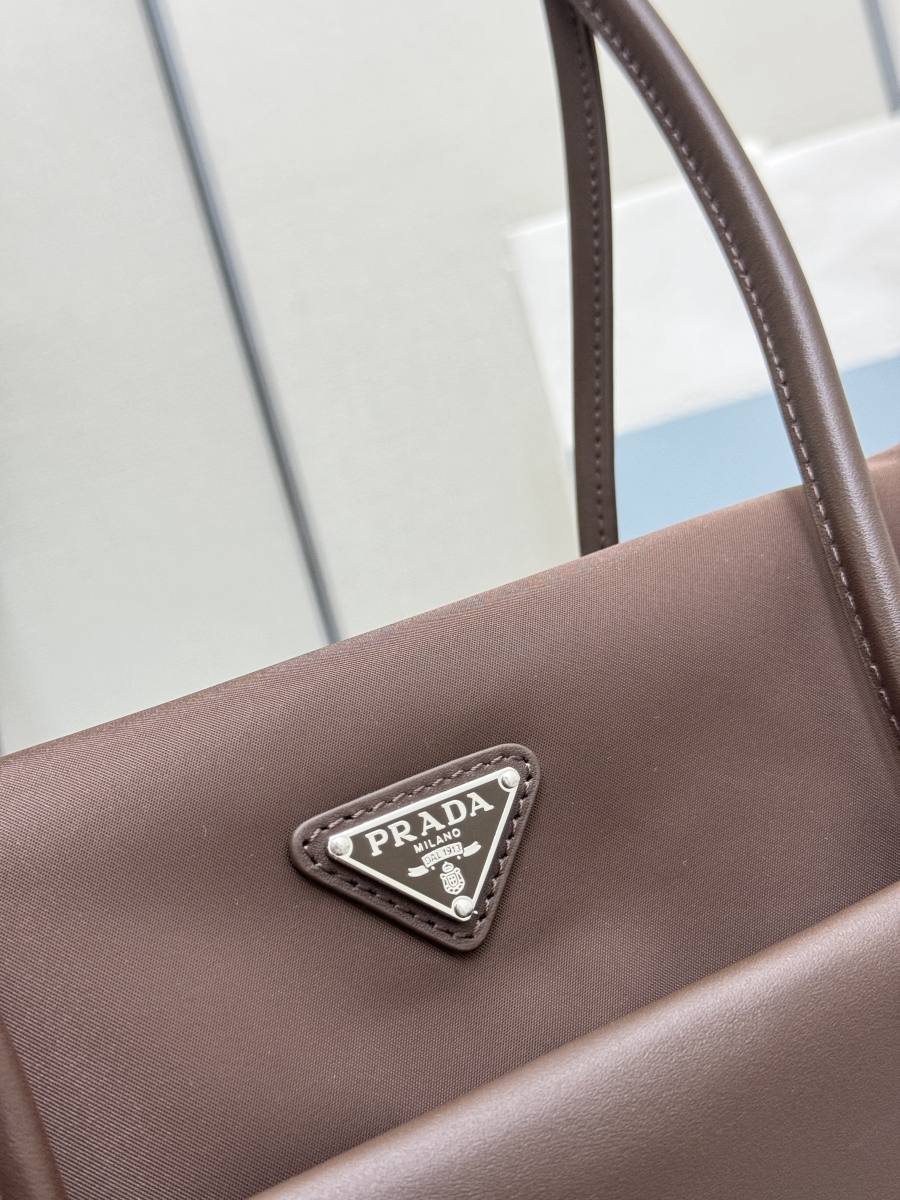 RP 3646000 Prada Bonnie 1BA495 8020