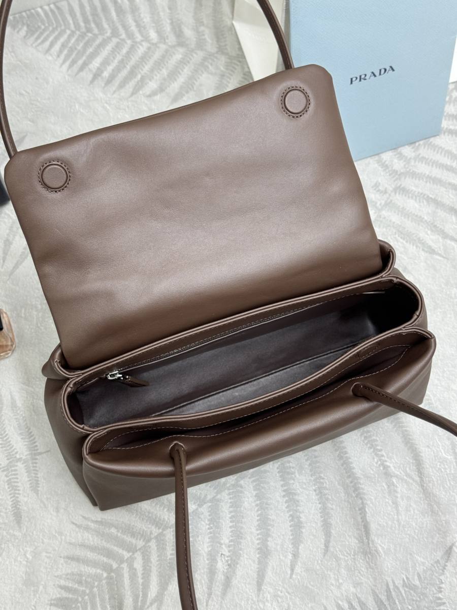 RP 3646000 Prada Bonnie 1BA495 8020