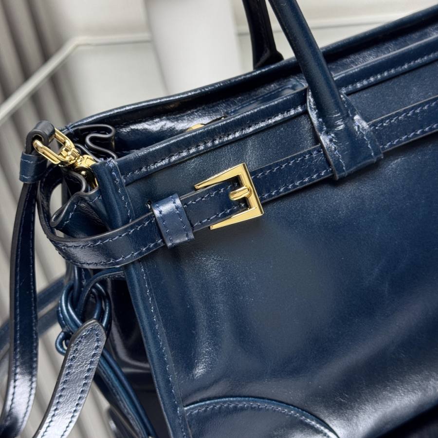 RP 3700000 Prada Bonnie Medium Soft Lux 32x15.5x12 1BA426 D295