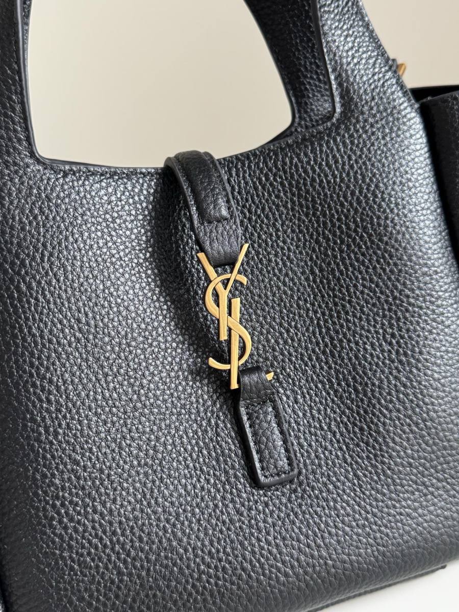 Saint Laurent Bea Small Tote 47 x 23 x 13 86A6