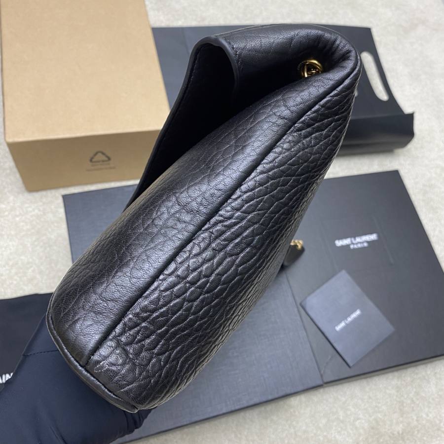 Saint Laurent Envelope Large 32 x 23 x 6 171F