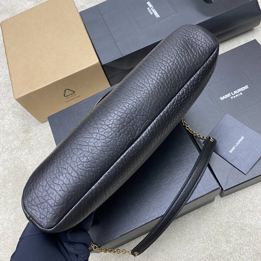 Saint Laurent Envelope Large 32 x 23 x 6 171F