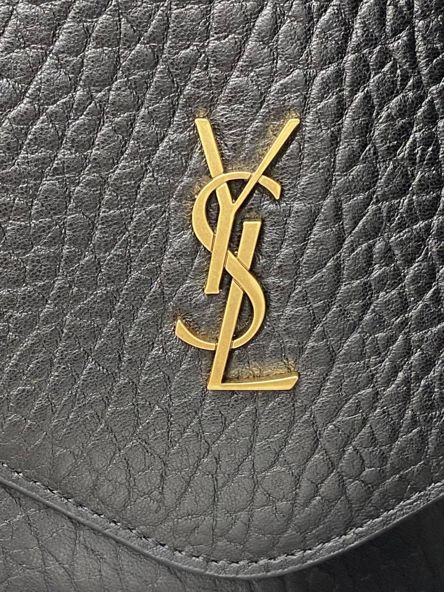Saint Laurent Envelope Large 32 x 23 x 6 171F
