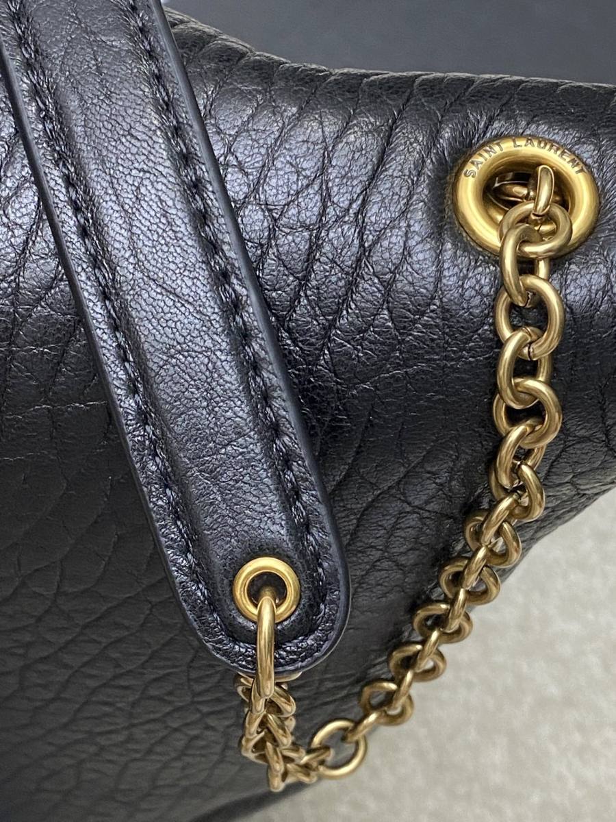 Saint Laurent Envelope Large 32 x 23 x 6 171F