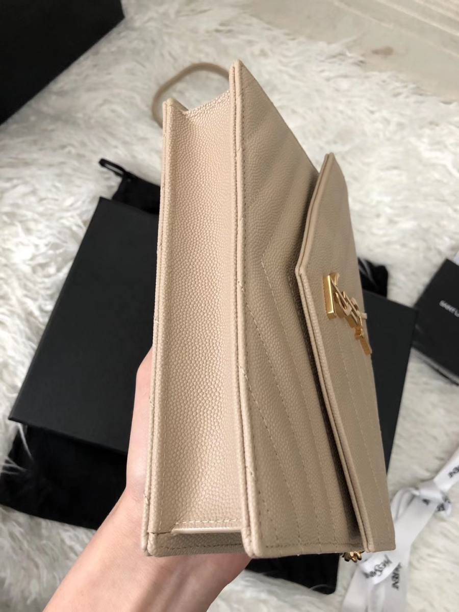 Saint Laurent Envelope WOC 19 x 11.5 x 4 D471