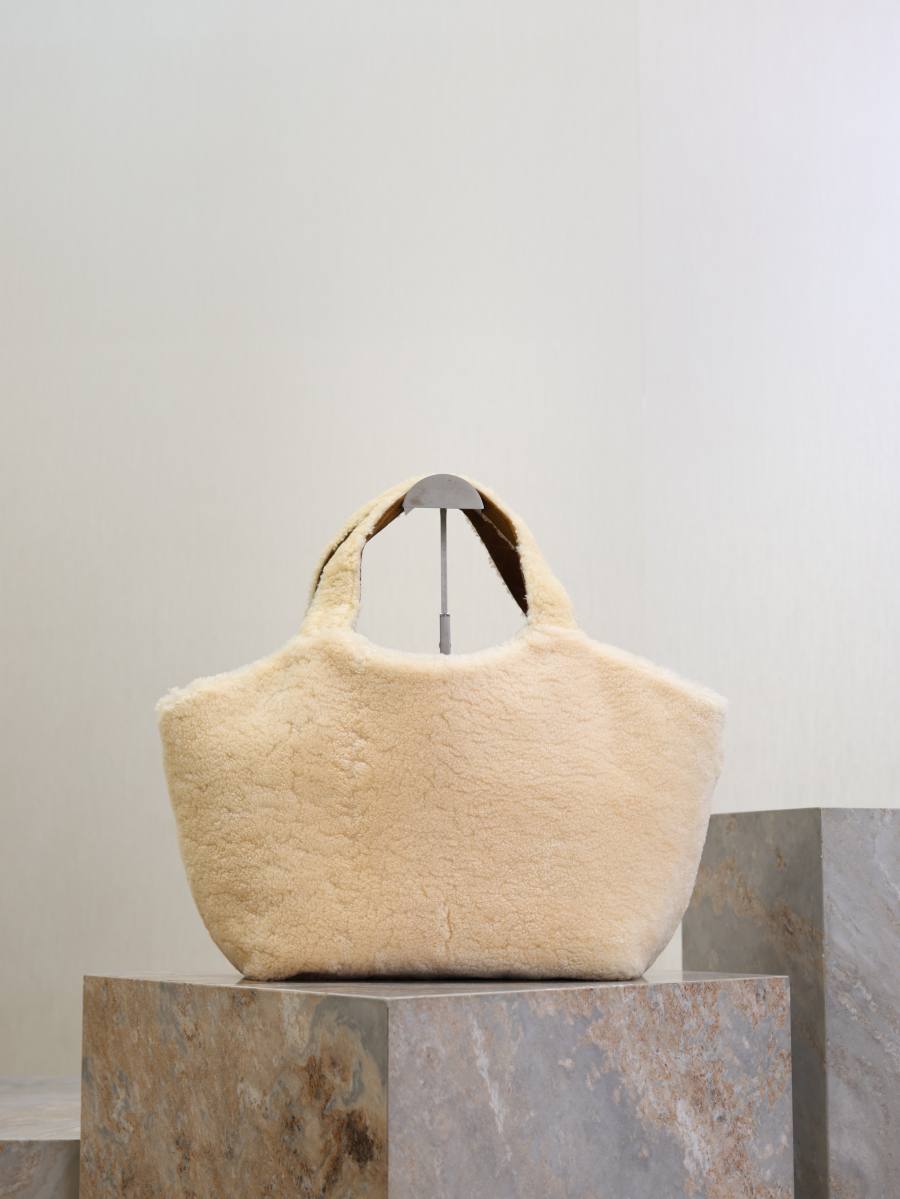 Saint Laurent Icare Small 46 x 28 x 15 D8D9