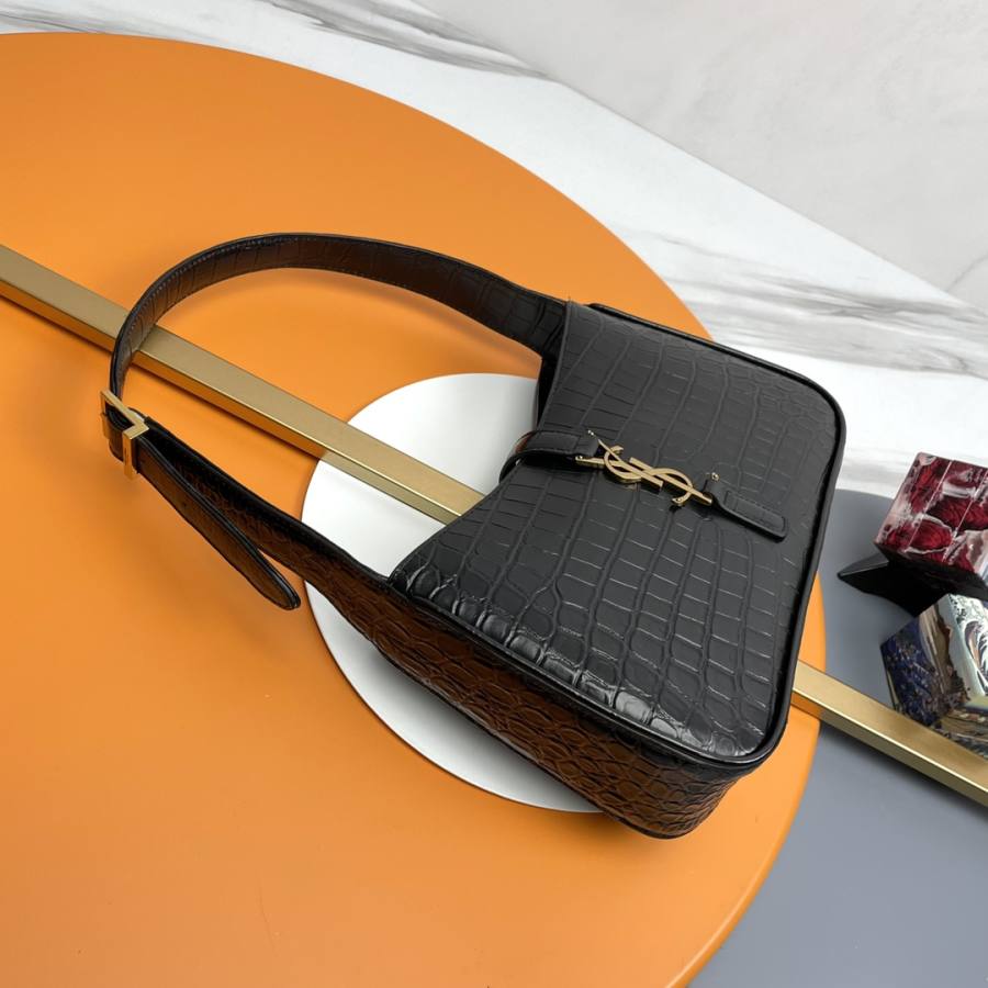 Saint Laurent Le 5 a 7 23 x 16 x 6 3A7F