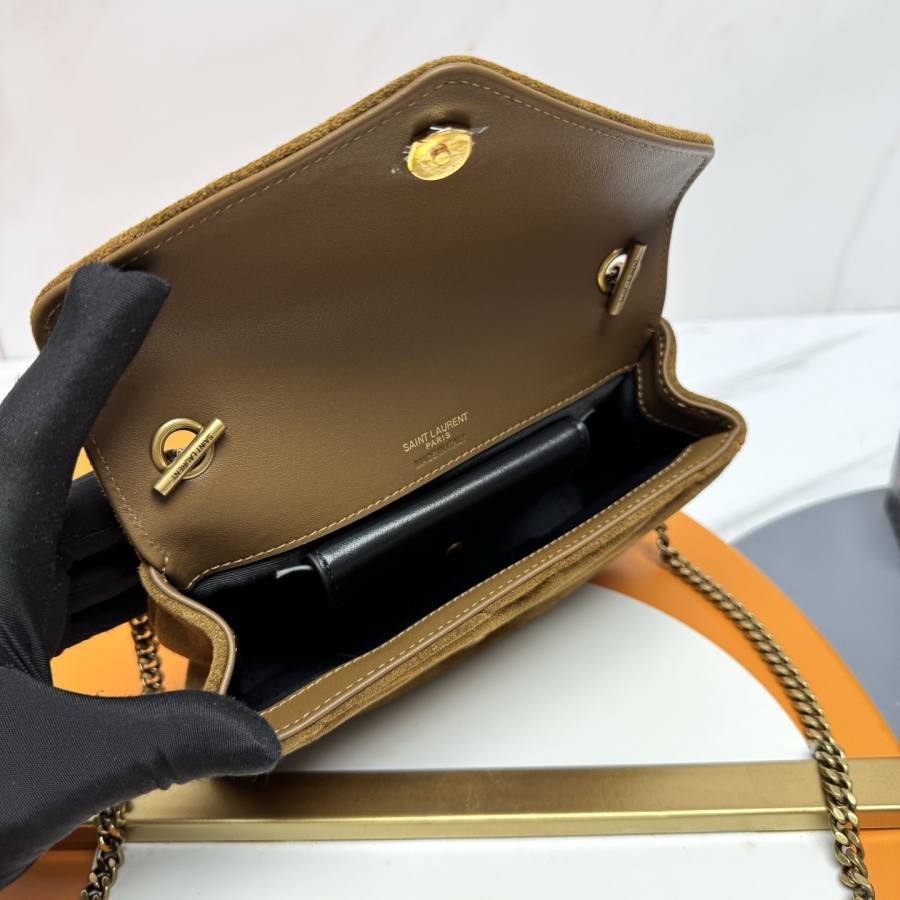 Saint Laurent Loulou Mini 20 x 14 x 7 23F4