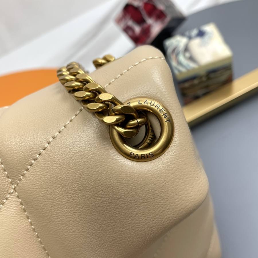 Saint Laurent Loulou Puffer Small 29 x 17 x 11 FFB8