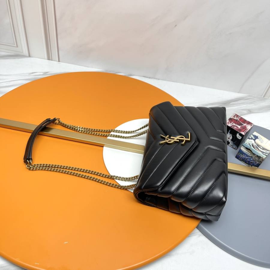 Saint Laurent Loulou Small 25 x 17 x 9 0036