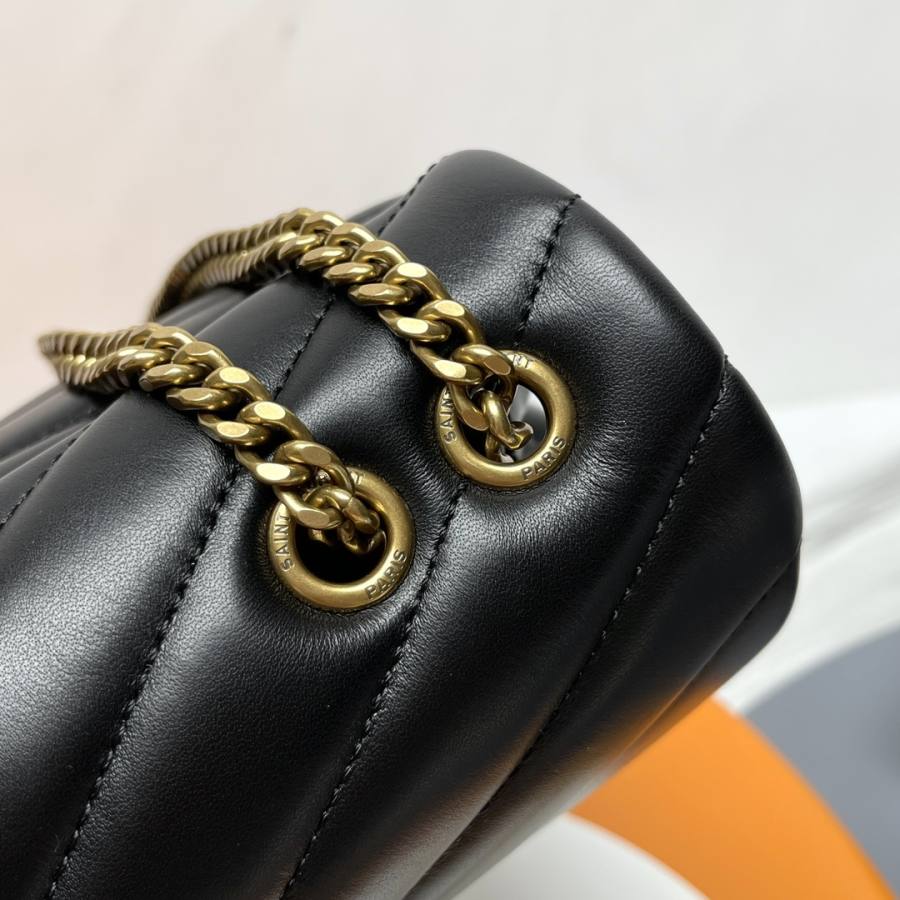 Saint Laurent Loulou Small 25 x 17 x 9 0036