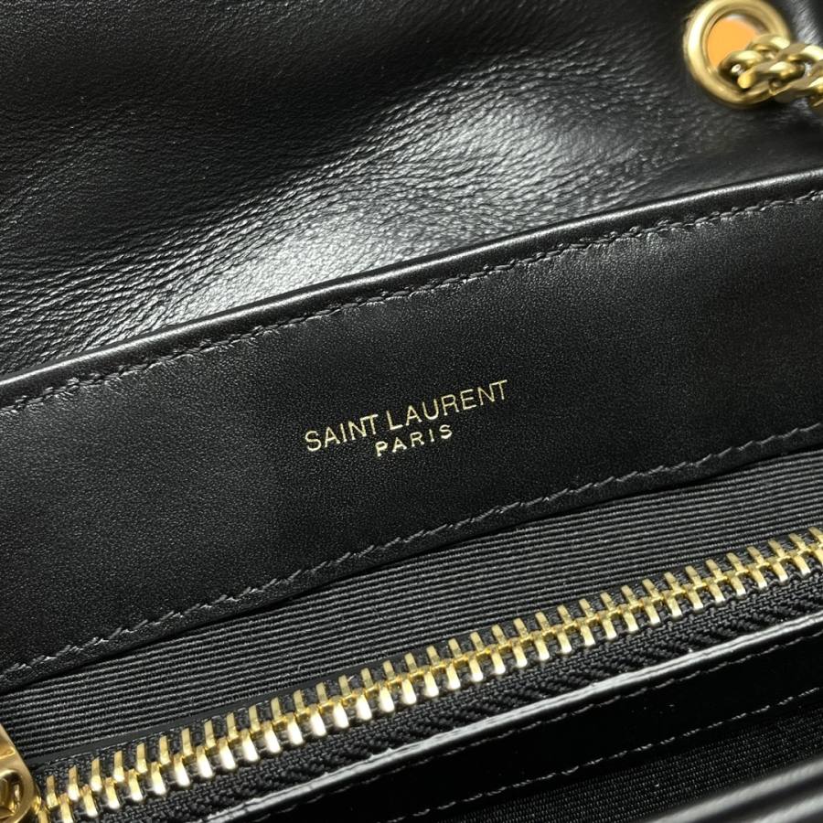 Saint Laurent Loulou Small 25 x 17 x 9 0036