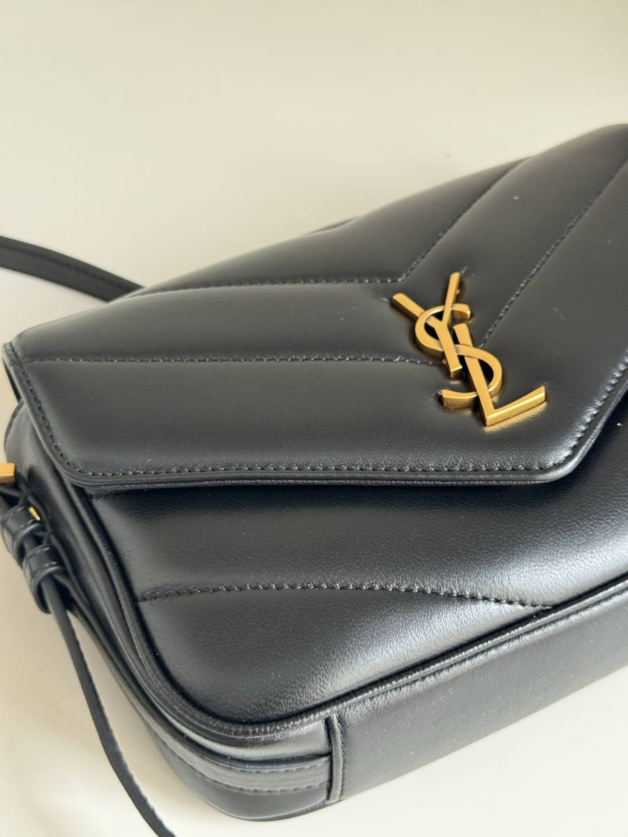 Saint Laurent Loulou Small 25 x 17 x 9 3D5E
