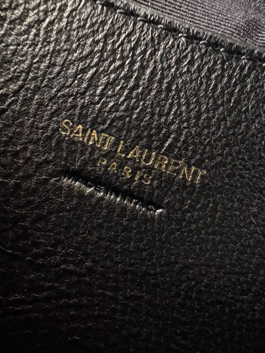 Saint Laurent Loulou Small 25 x 17 x 9 3D5E