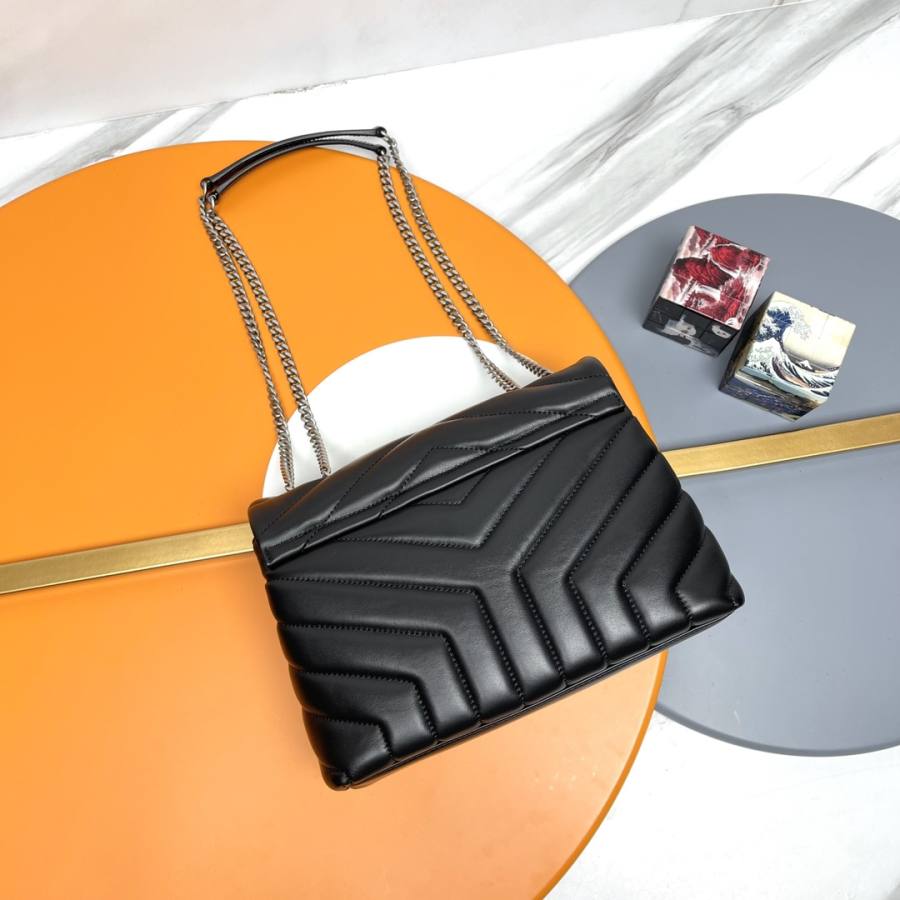 Saint Laurent Loulou Small 25 x 17 x 9 8E71