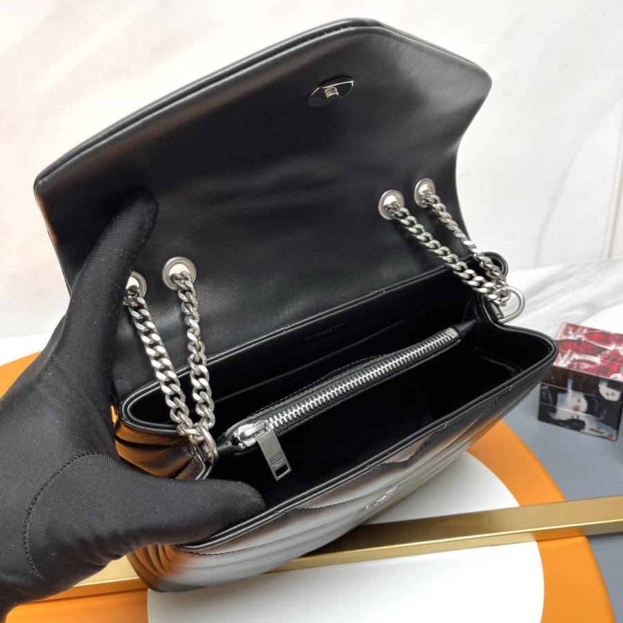 Saint Laurent Loulou Small 25 x 17 x 9 8E71
