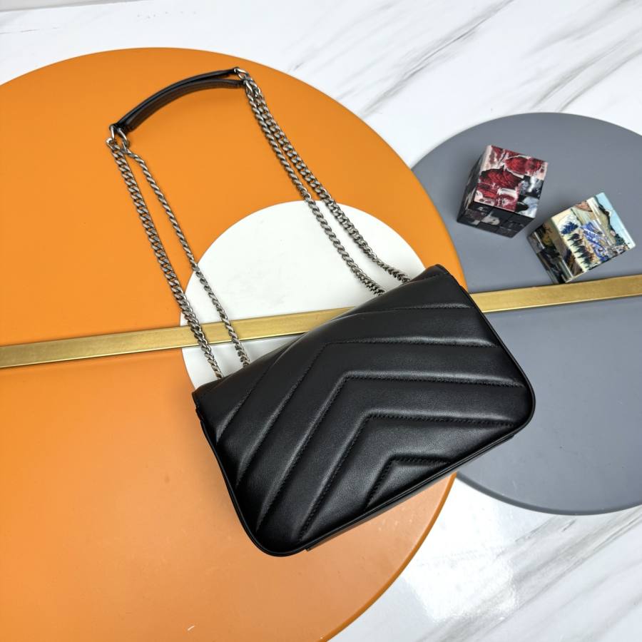 Saint Laurent Loulou Small 25 x 17 x 9 B58C