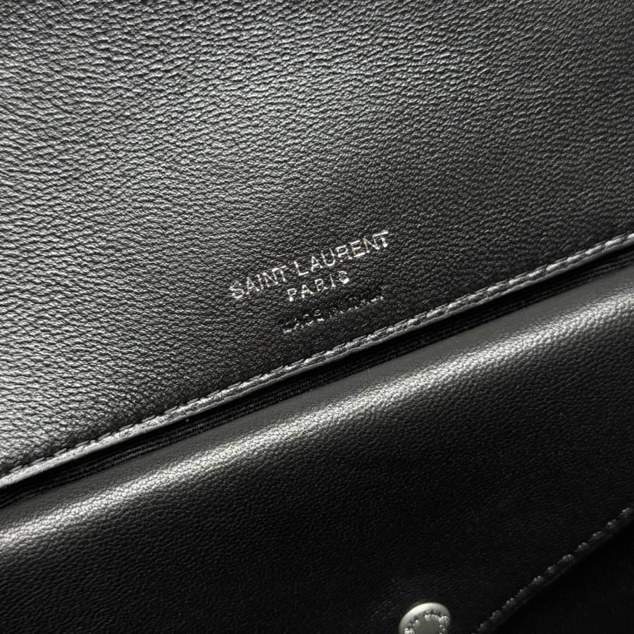 Saint Laurent Loulou Small 25 x 17 x 9 B58C