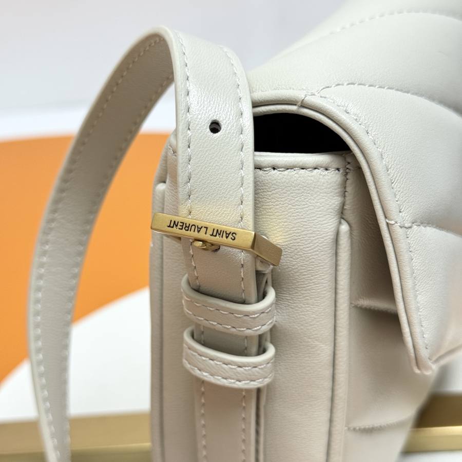 Saint Laurent Loulou Toy 20 x 14 x 7 A966