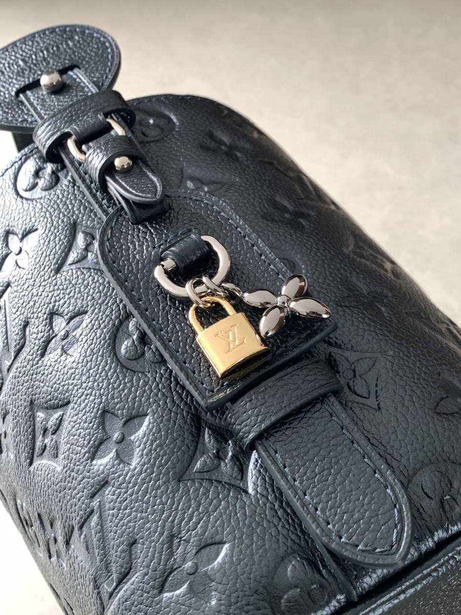 Louis Vuitton All In BB M13480 20 x 13 x 8 8AE9