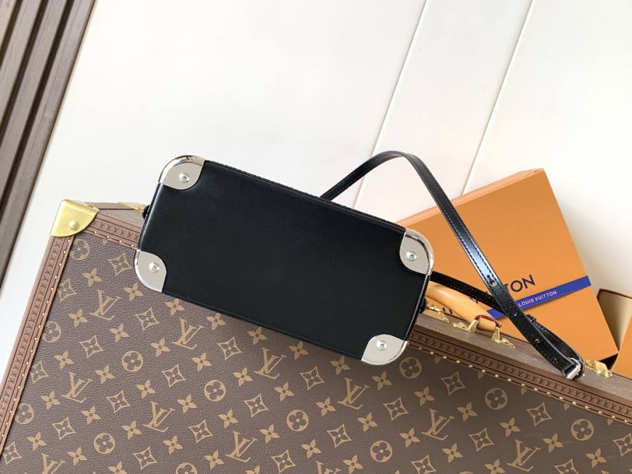 Louis Vuitton Alma BB M27812 23.5 x 17.5 x 11.5 3392